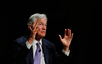 Tổng thống Trump đe dọa sa thải nếu ông Powell không từ chức Chủ tịch Fed