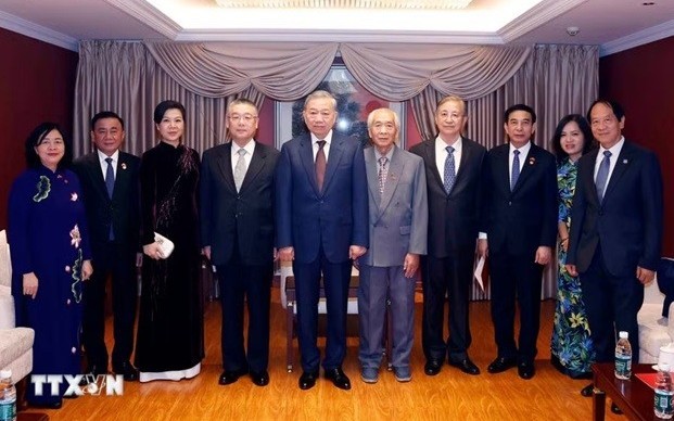 Tổng Bí thư, Chủ tịch nước Tô Lâm gặp mặt thân nhân các tướng lĩnh, chuyên gia, nhân sĩ hữu nghị Việt Nam - Trung Quốc
