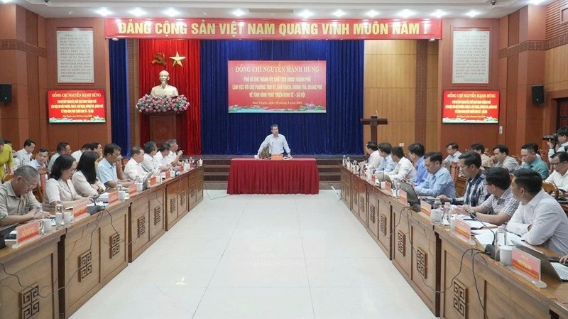Chủ tịch Đà Nẵng: Đánh giá cán bộ dựa trên đầu ra, có sản phẩm cụ thể Chủ tịch Đà Nẵng: Đánh giá cán bộ dựa trên đầu ra, có sản phẩm cụ thể