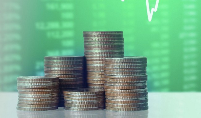 Thị trường quỹ chịu sức ép từ biến động và lãi suất