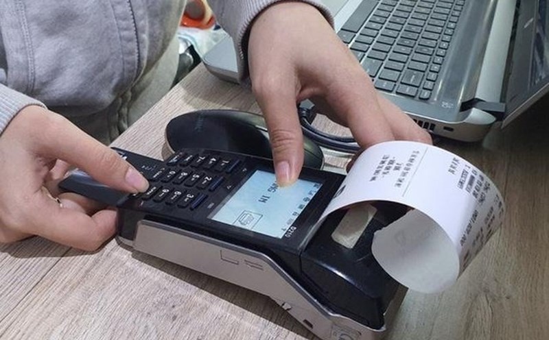 Hộ kinh doanh c&oacute; doanh thu dưới 500 triệu đồng/năm vẫn được sử dụng h&oacute;a đơn điện tử theo quy định hiện h&agrave;nh