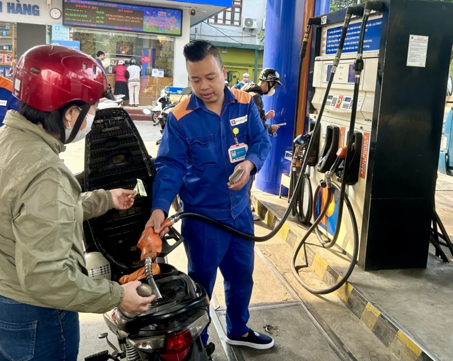 Xuất khẩu xăng dầu, dầu thô giảm, nhập khẩu tăng mạnh phục vụ sản xuất