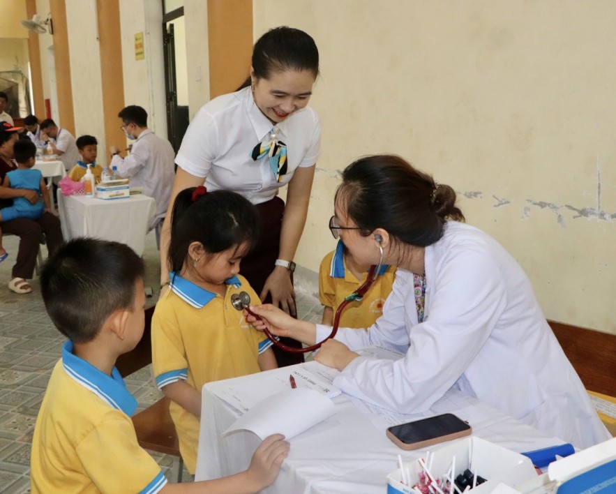 Phát huy vai trò xung kích, thanh niên ngành Tài chính đồng hành cùng trẻ em vùng khó