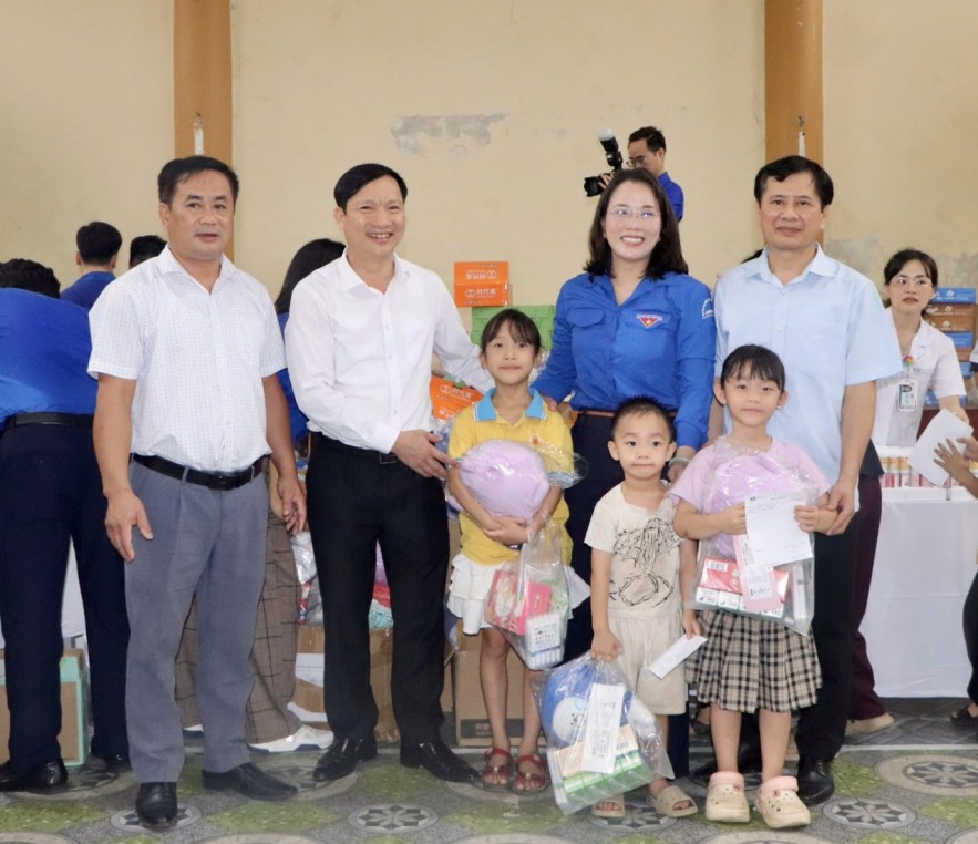 Phát huy vai trò xung kích, thanh niên ngành Tài chính đồng hành cùng trẻ em vùng khó