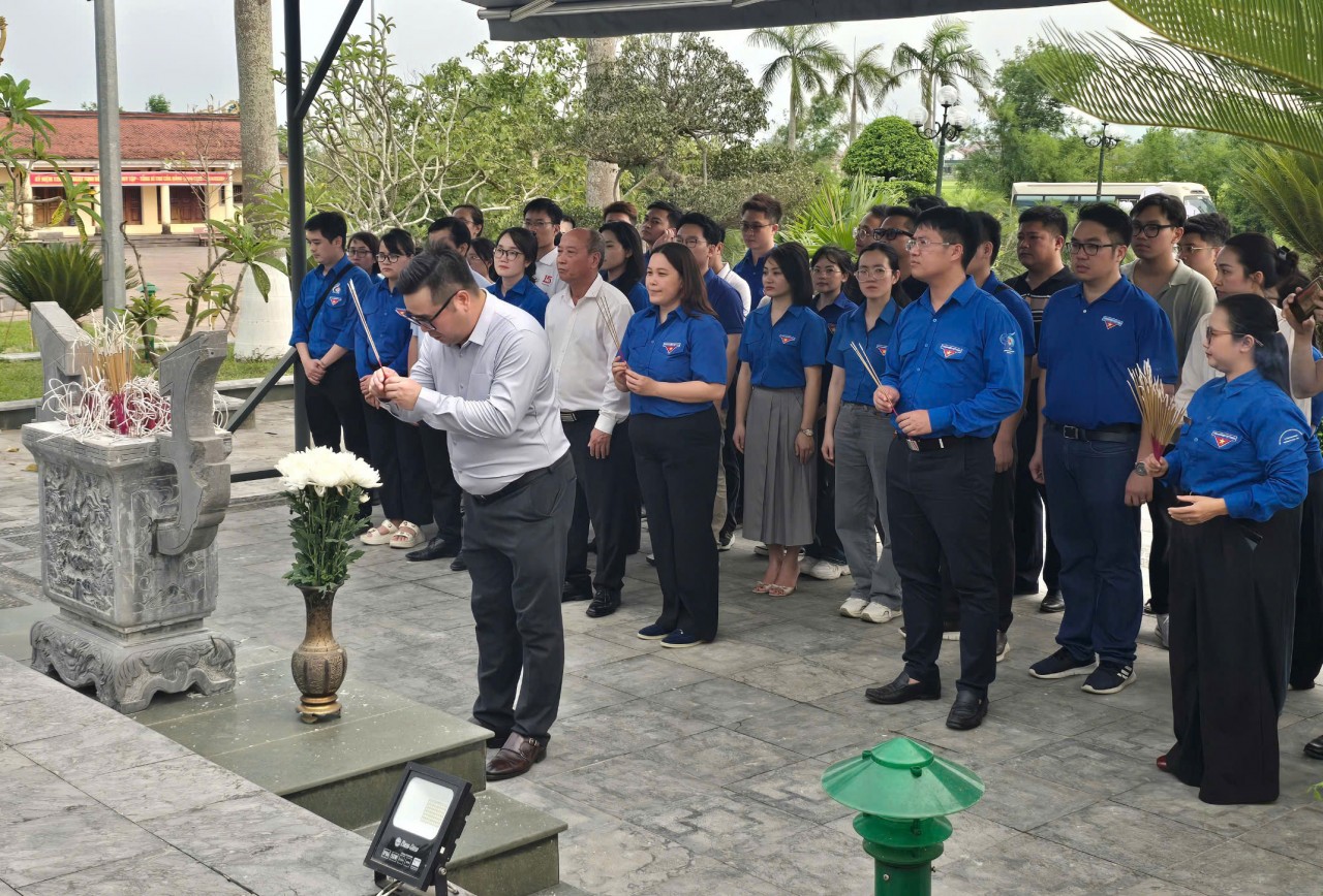 Thanh niên ngành Tài chính đồng hành cùng trẻ em vùng khó