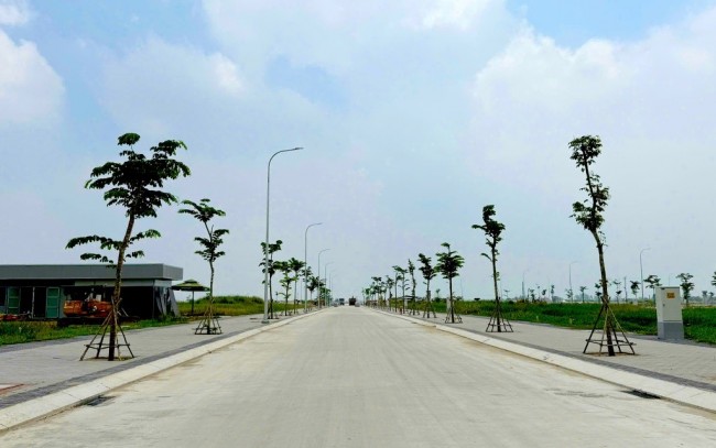 Lãi suất thả nổi chạm mức 14 - 16%, tạo áp lực lớn lên người mua bất động sản