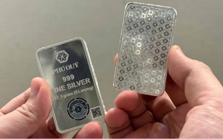 Ngày 23/4: Giá bạc biến động không ngừng
