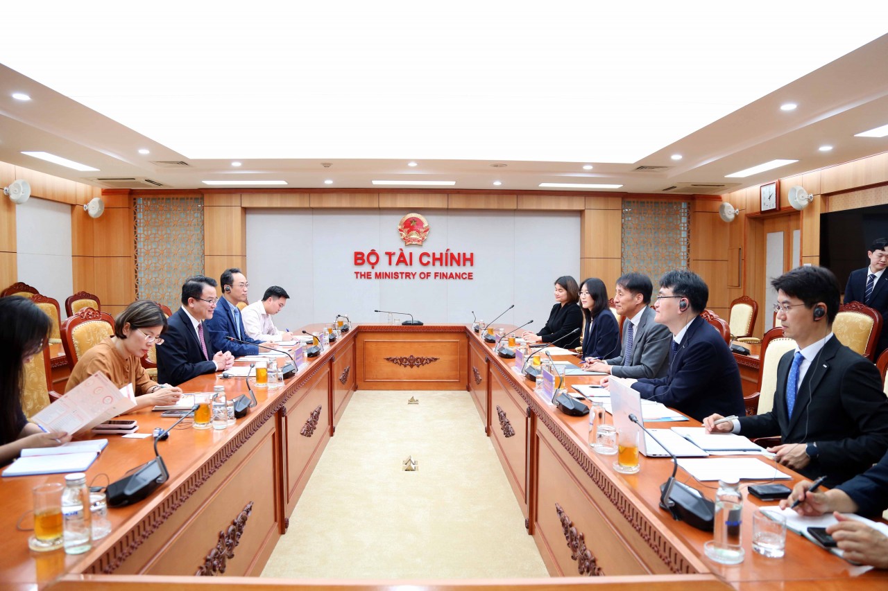 Thứ trưởng Trần Quốc Phương tiếp Chủ tịch Hội đồng quản trị K-SURE Jang Youngjin