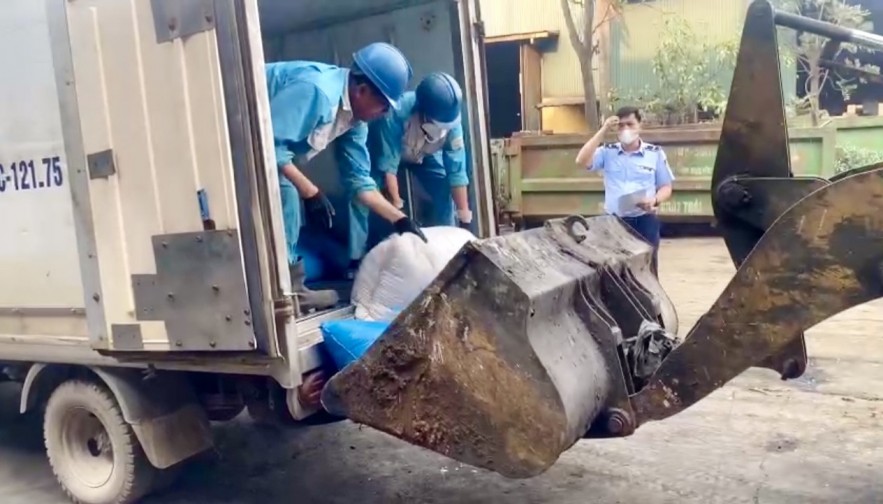 Hưng Yên: Chặn đứng hơn 1 tấn lòng lợn ôi thiu trên đường tuồn ra thị trường