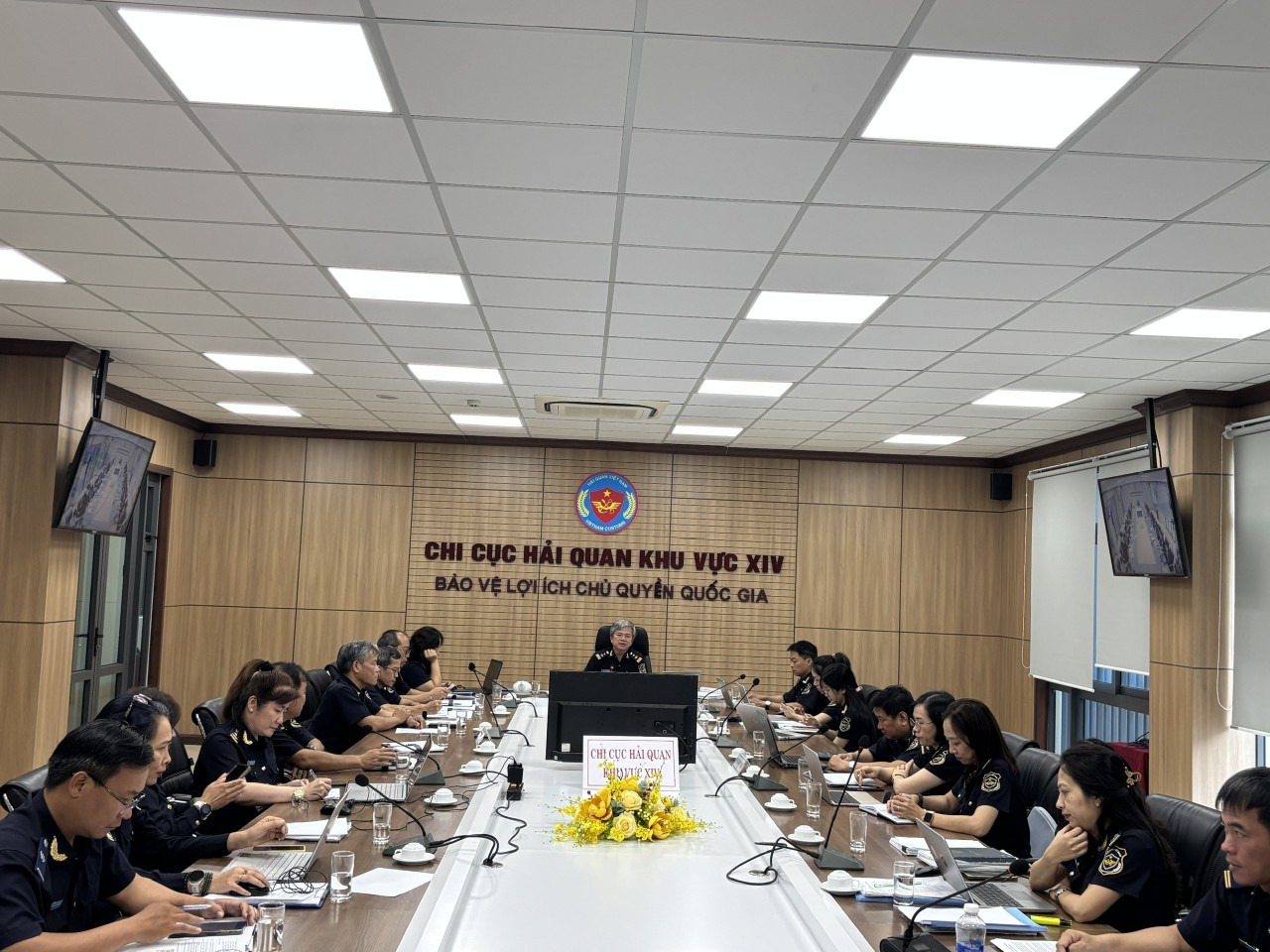 Hải quan khu vực XIV gỡ vướng quy định mới, làm rõ cách áp dụng để doanh nghiệp giảm rủi ro