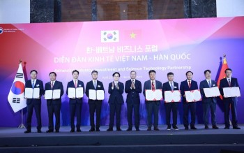 Trao 73 văn bản ký kết hợp tác tại Diễn đàn Kinh tế Việt Nam - Hàn Quốc