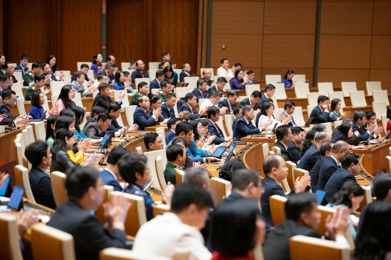 Chính phủ được quyết định ngưỡng doanh thu miễn thuế, dự kiến 1 tỷ đồng/năm Chính phủ được quyết định ngưỡng doanh thu miễn thuế, dự kiến 1 tỷ đồng/năm