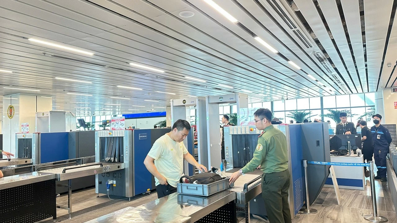 Dịp lễ 30/4 - 01/5, Tân Sơn Nhất khai thác 750 chuyến bay, phục vụ 125.000 khách mỗi ngày
