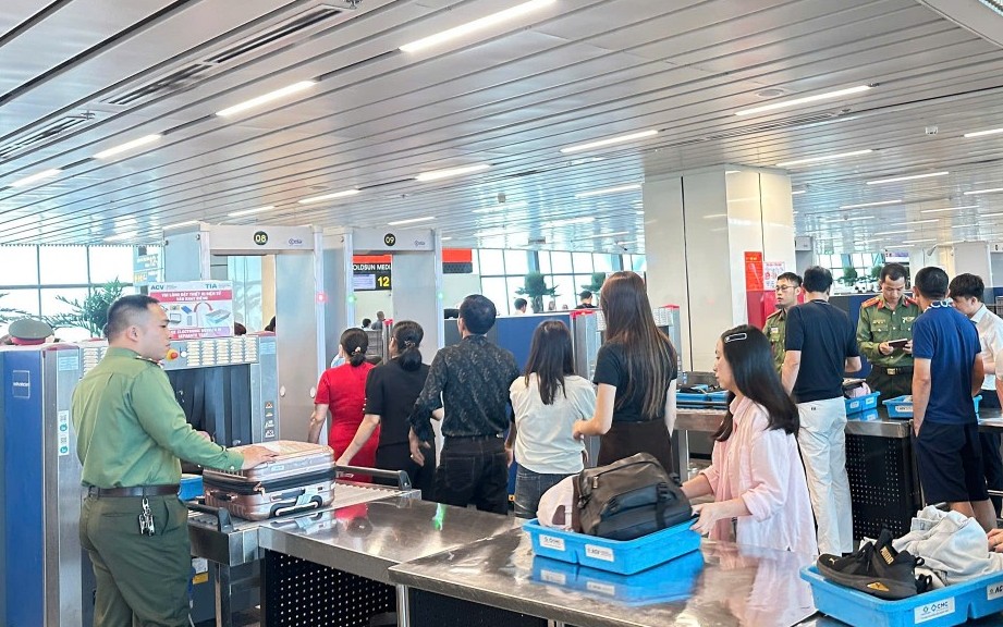 Dịp lễ 30/4 - 01/5, Tân Sơn Nhất khai thác 750 chuyến bay, phục vụ 125.000 khách mỗi ngày