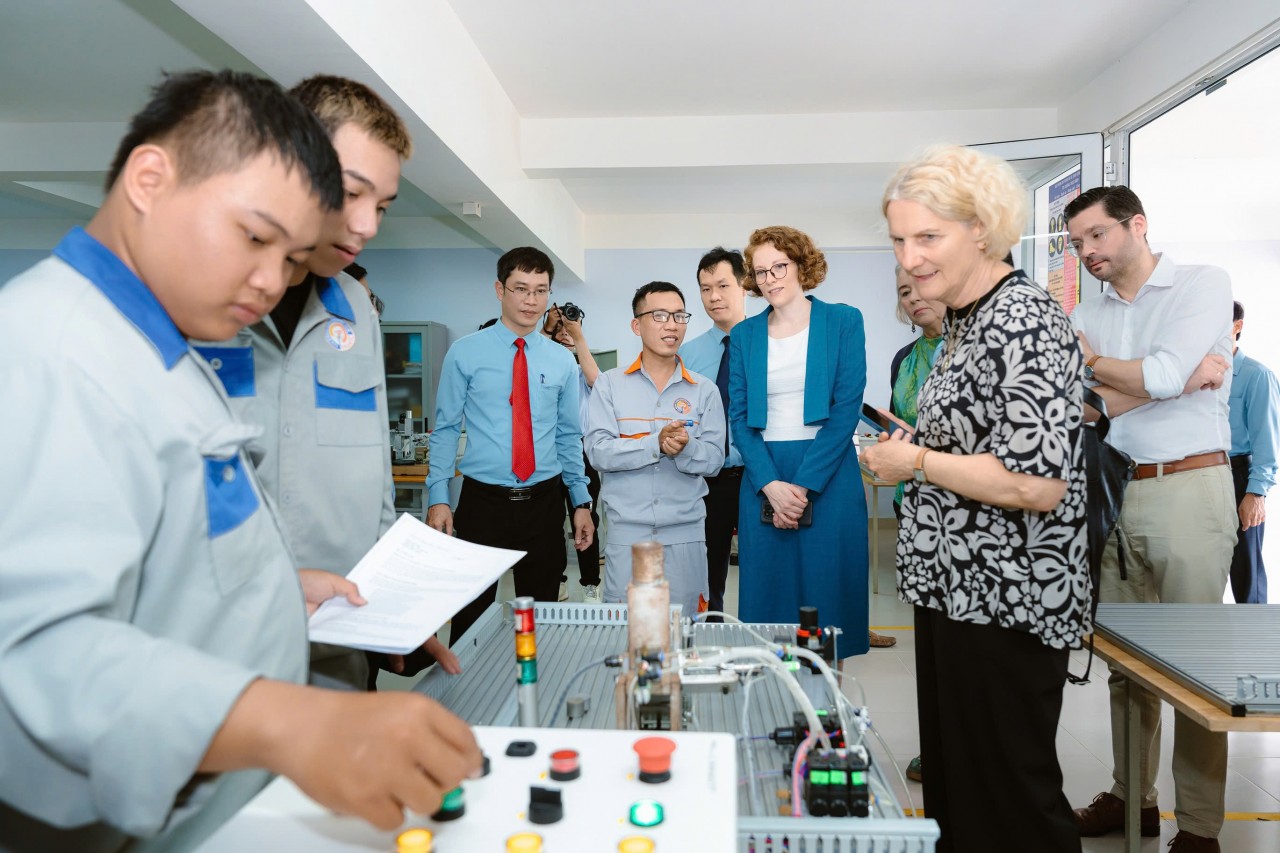 Chính phủ Đức hỗ trợ phục hồi đào tạo nghề ở miền Trung sau bão lũ