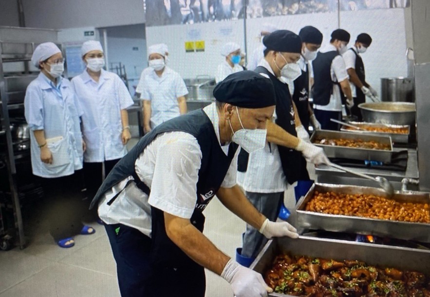 Ngộ độc thực phẩm gia tăng, siết chặt quản lý bếp ăn tập thể, thức ăn đường phố