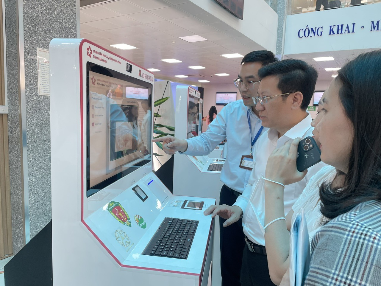 Quảng Ninh thí điểm mô hình Kiosk thông minh, thúc đẩy hành chính công số