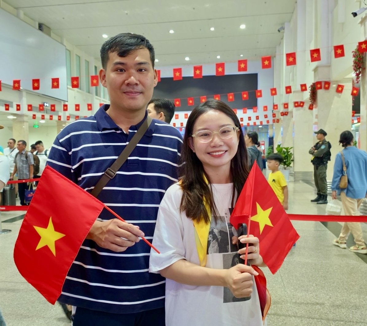 Bay giữa sắc đỏ tự hào, Vietjet chào mừng đại lễ 30/4