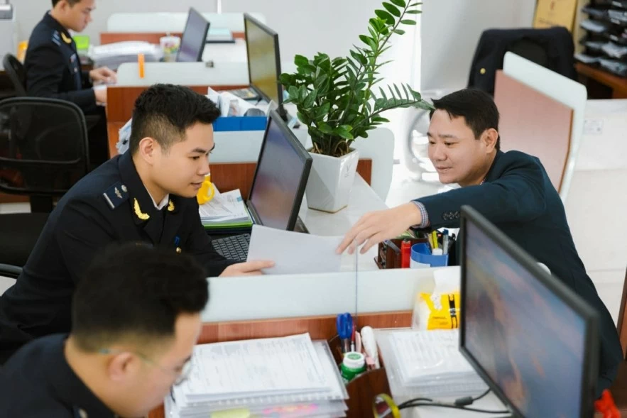 Cải cách hành chính, Bộ Tài chính sửa đổi 3 thủ tục, bãi bỏ 7 thủ tục hải quan Cải cách hành chính, Bộ Tài chính sửa đổi 3 thủ tục, bãi bỏ 7 thủ tục hải quan