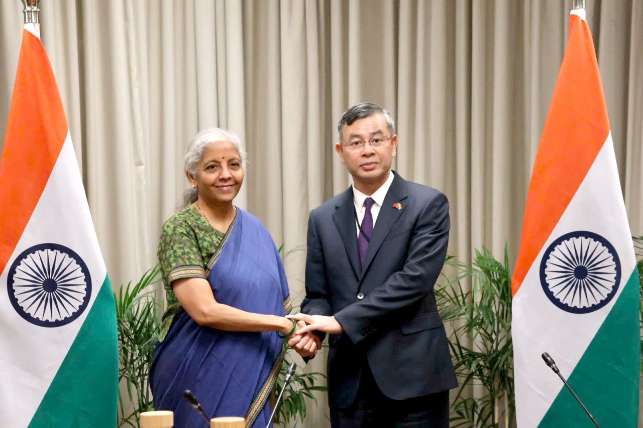 Bộ trưởng Ngô Văn Tuấn hội đàm với Bộ trưởng Bộ Tài chính Ấn Độ Nirmala Sitharaman