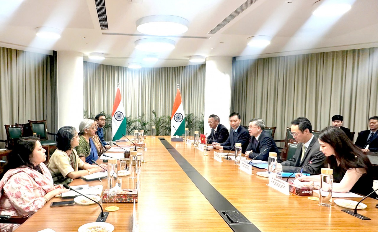 Bộ trưởng Ngô Văn Tuấn hội đàm với Bộ trưởng Bộ Tài chính Ấn Độ Nirmala Sitharaman