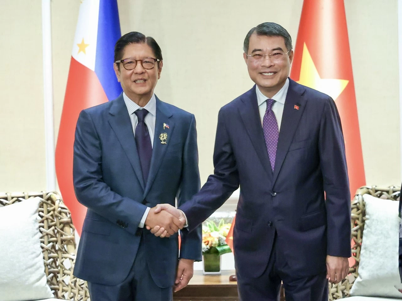 Thủ tướng Lê Minh Hưng hội kiến Tổng thống Philippines Thủ tướng Lê Minh Hưng hội kiến Tổng thống Philippines