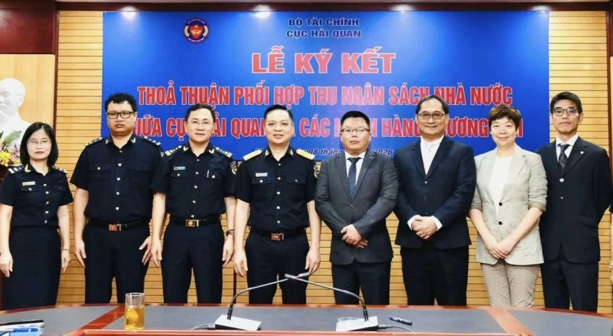 Hải quan ký kết phối hợp thu ngân sách với 4 ngân hàng thúc đẩy thông quan số Hải quan ký kết phối hợp thu ngân sách với 4 ngân hàng thúc đẩy thông quan số