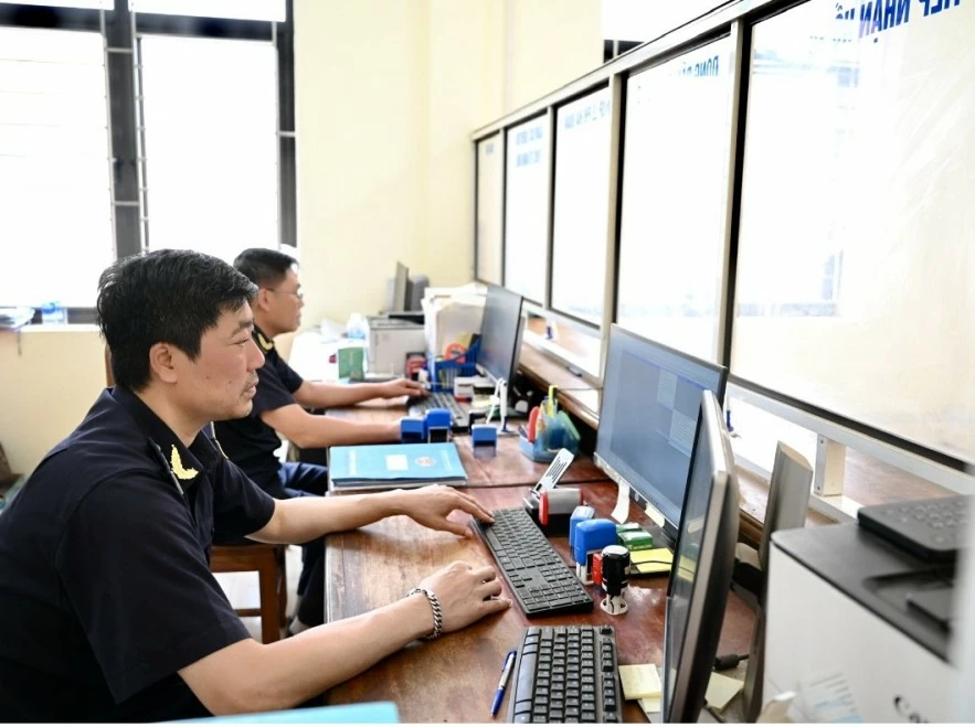 Hải quan khu vực X thu từ xuất nhập khẩu đạt hơn 7.400 tỷ đồng