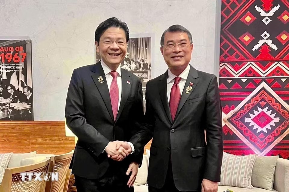 Thủ tướng Chính phủ Lê Minh Hưng gặp Lãnh đạo các nước Singapore, Thái Lan, Indonesia tại Hội nghị Cấp cao ASEAN lần thứ 48
