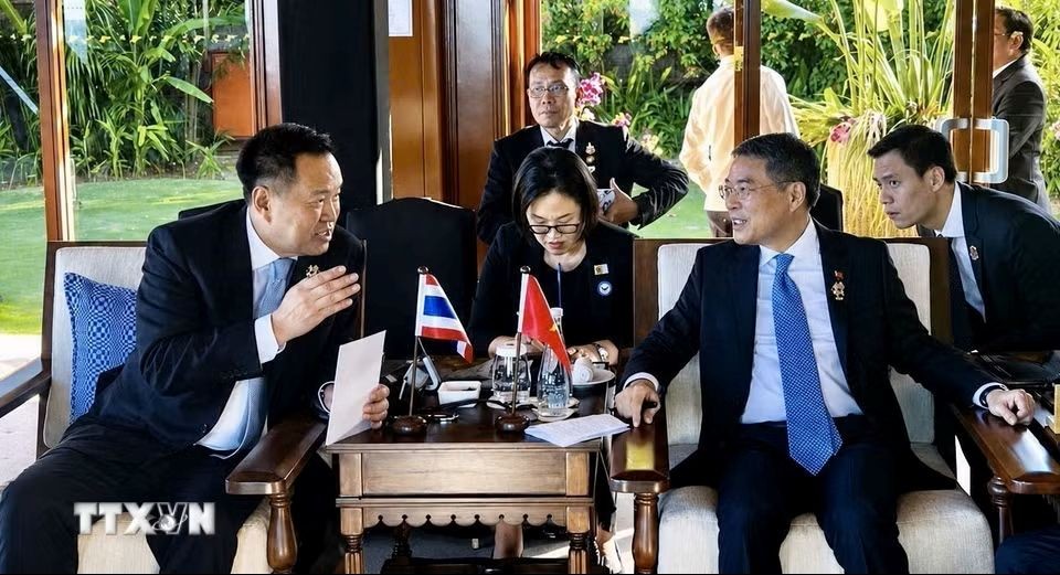 Thủ tướng Chính phủ Lê Minh Hưng gặp Lãnh đạo các nước Singapore, Thái Lan, Indonesia tại Hội nghị Cấp cao ASEAN lần thứ 48