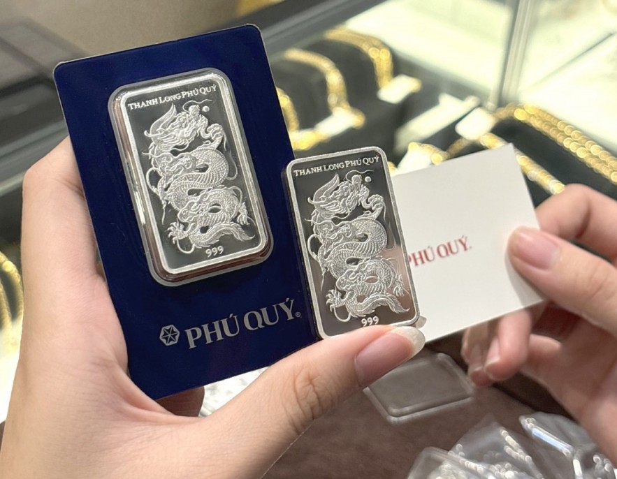 Ngày 11/5: Giá bạc tăng dựng đứng