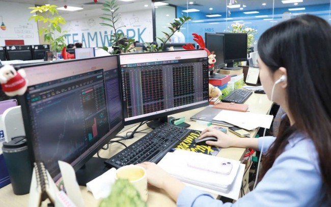 VN-Index ở vùng đỉnh mới, dòng tiền bước vào giai đoạn “khó tính”