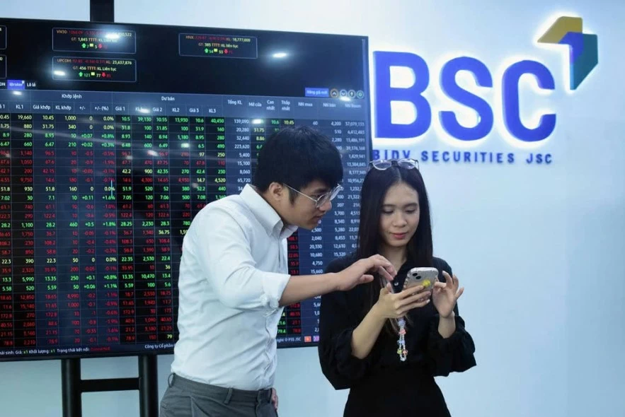 Quyết liệt đua tăng vốn trong khối tổ chức tài chính