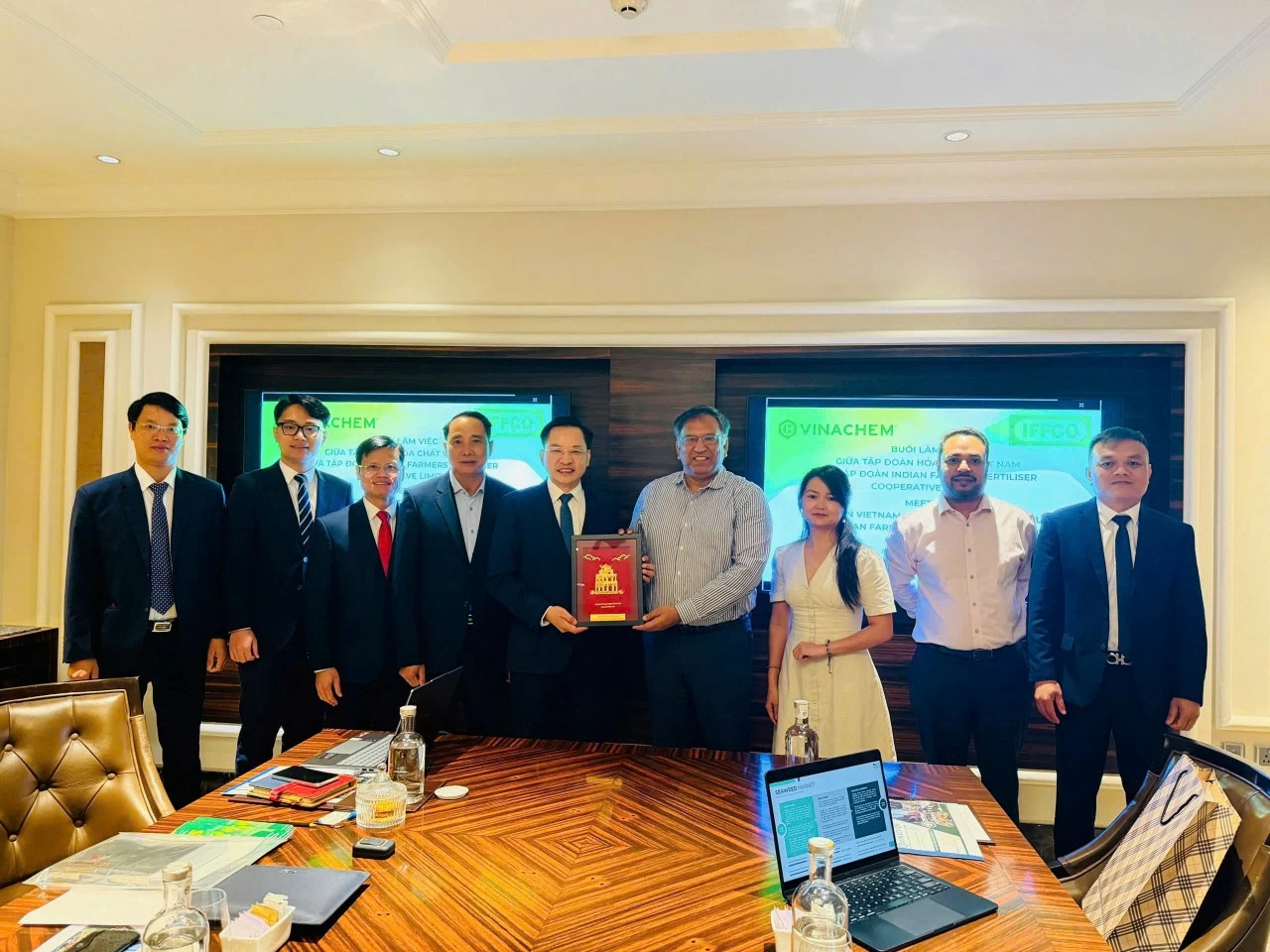 Vinachem mở rộng kết nối doanh nghiệp, thúc đẩy hợp tác tại Ấn Độ và Sri Lanka Vinachem mở rộng kết nối doanh nghiệp, thúc đẩy hợp tác tại Ấn Độ và Sri Lanka