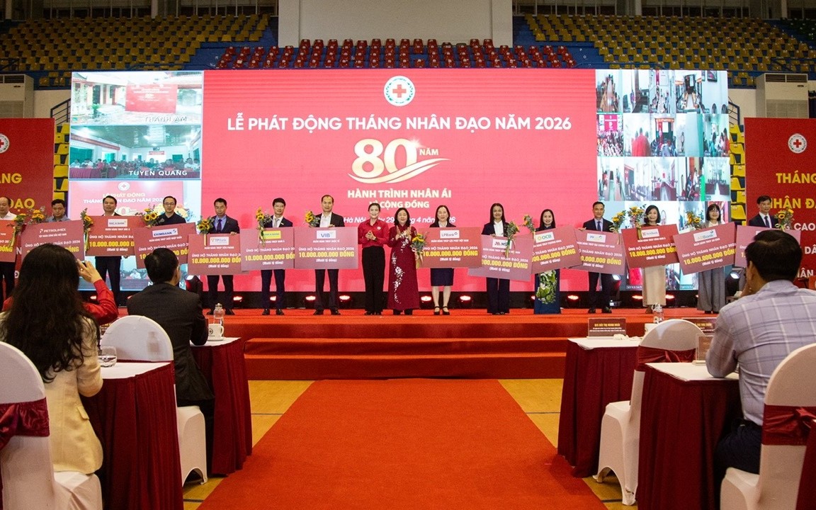 SeABank ủng hộ 10 tỷ đồng hưởng ứng Tháng Nhân đạo năm 2026