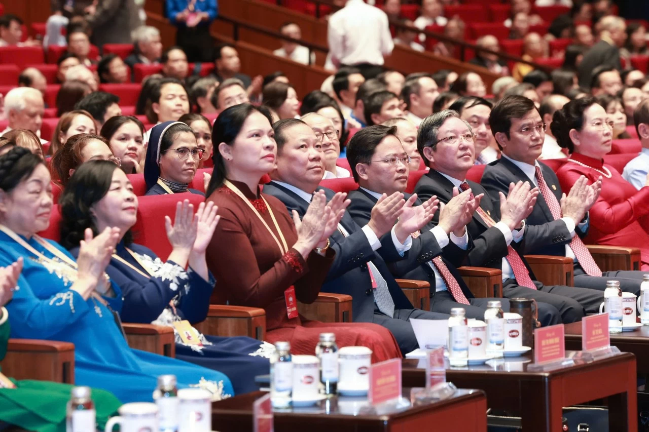 Phiên làm việc thứ nhất Đại hội đại biểu toàn quốc Mặt trận Tổ quốc Việt Nam lần thứ XI Phiên làm việc thứ nhất Đại hội đại biểu toàn quốc Mặt trận Tổ quốc Việt Nam lần thứ XI