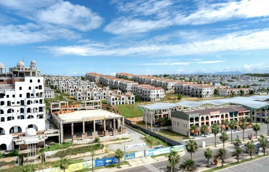 Bất động sản phân hóa giữa áp lực và lực đỡ mới Bất động sản phân hóa giữa áp lực và lực đỡ mới