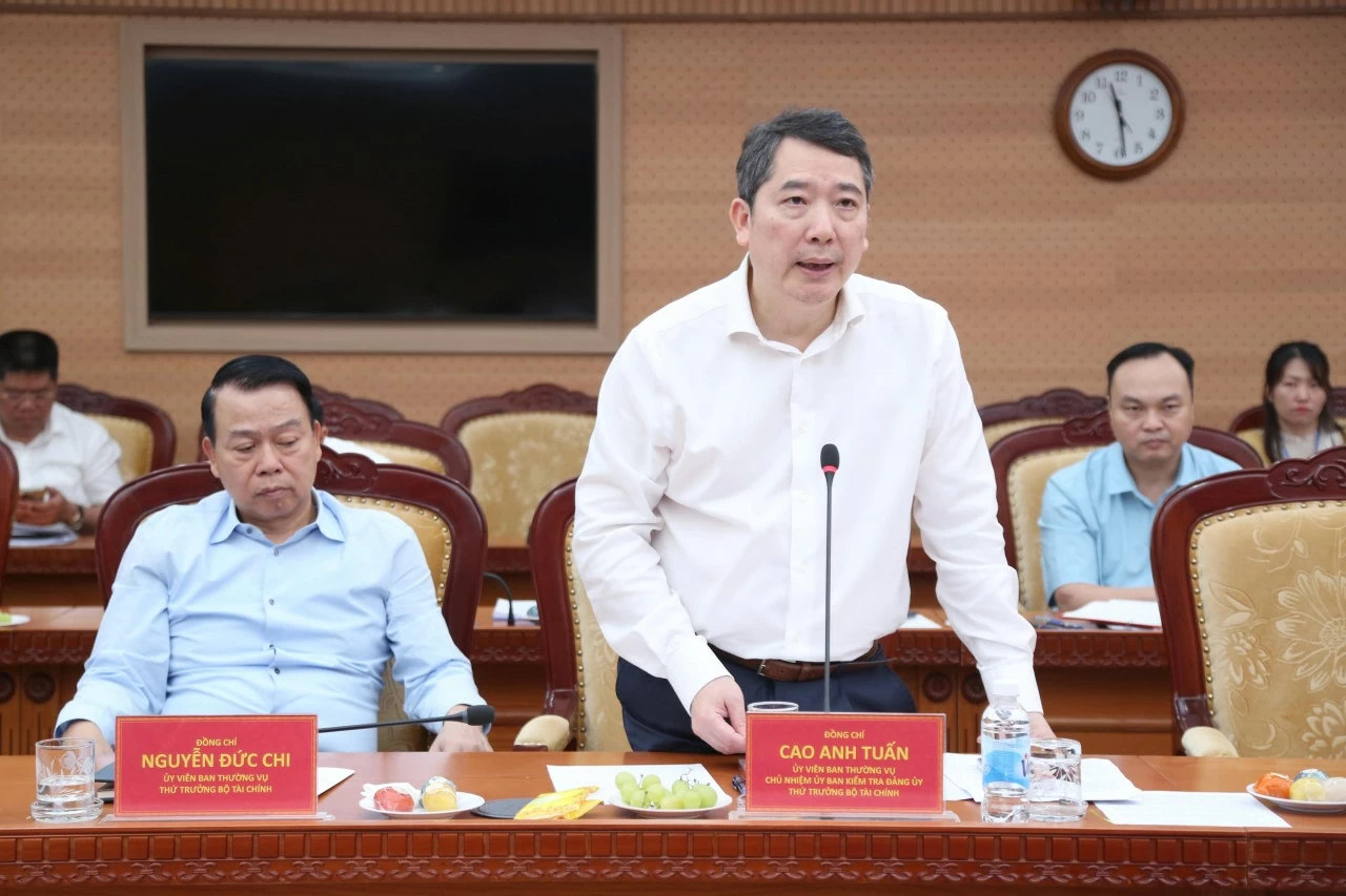Đoàn kiểm tra, giám sát số 12 của Bộ Chính trị, Ban Bí thư làm việc với Ban Thường vụ Đảng ủy Bộ Tài chính Đoàn kiểm tra, giám sát số 12 của Bộ Chính trị, Ban Bí thư làm việc với Ban Thường vụ Đảng ủy Bộ Tài chính