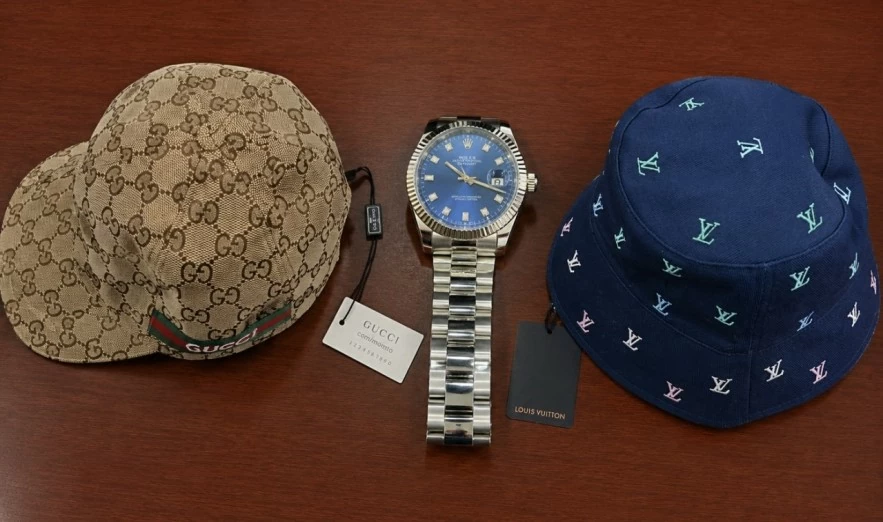 Hải quan phát hiện 5.090 sản phẩm giả mạo Gucci, Chanel, Louis Vuitton trong container quá cảnh
