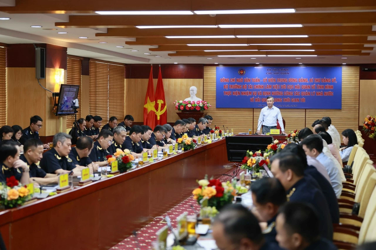 Bộ trưởng Ngô Văn Tuấn: Hải quan cần tập trung hoàn thiện thể chế, triển khai hiệu quả hải quan số, hải quan thông minh