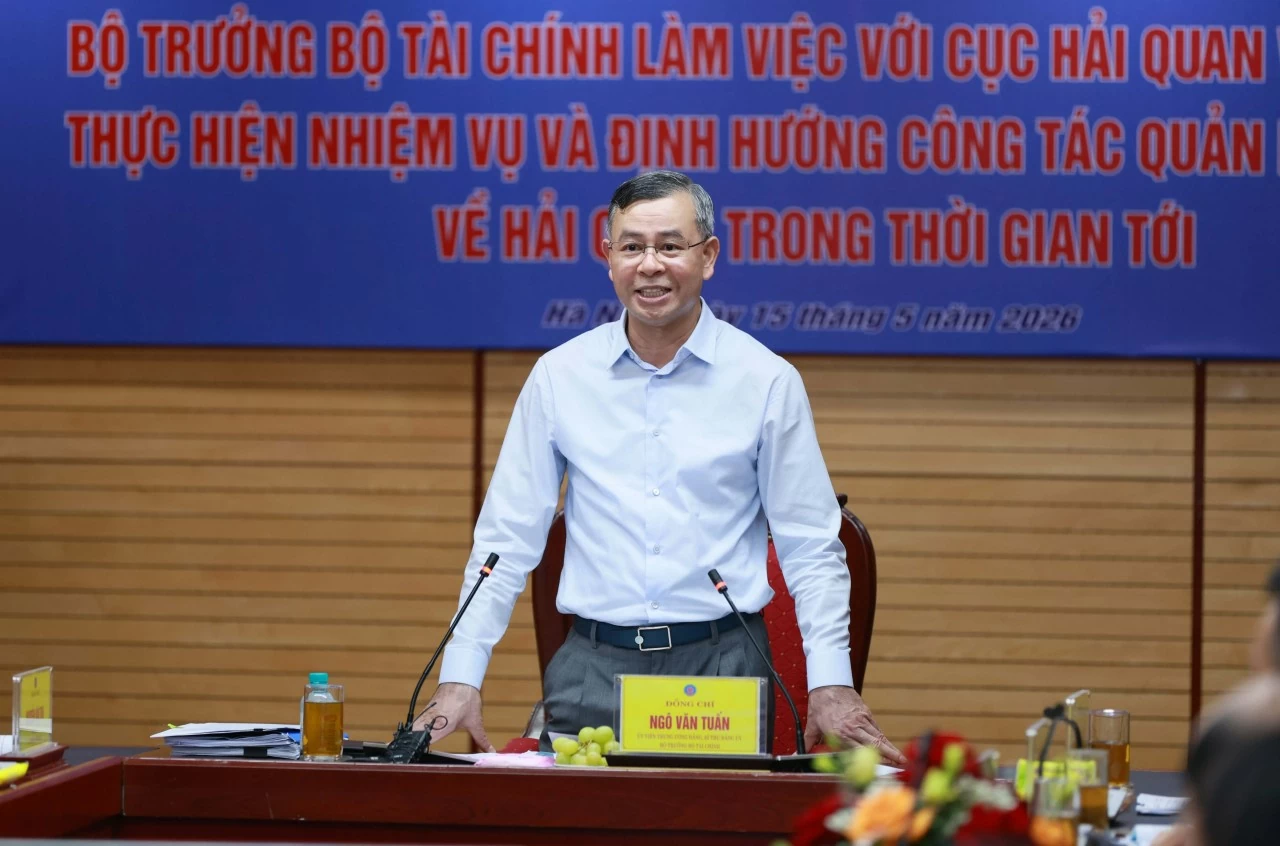 Bộ trưởng Ngô Văn Tuấn: Hải quan cần tập trung hoàn thiện thể chế, triển khai hiệu quả hải quan số, hải quan thông minh Bộ trưởng Ngô Văn Tuấn: Hải quan cần tập trung hoàn thiện thể chế, triển khai hiệu quả hải quan số, hải quan thông minh