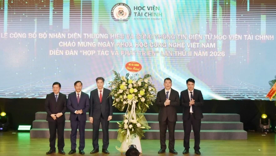 Thứ trưởng Cao Anh Tuấn: Học viện Tài chính cần tiếp tục khẳng định vị thế trung tâm đào tạo nguồn nhân lực tài chính chất lượng cao hàng đầu đất nước Thứ trưởng Cao Anh Tuấn: Học viện Tài chính cần tiếp tục khẳng định vị thế trung tâm đào tạo nguồn nhân lực tài chính chất lượng cao hàng đầu đất nước