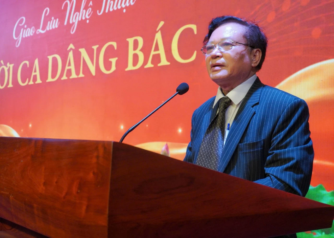 Kính dâng Bác Hồ tiếng hát quê hương Kính dâng Bác Hồ tiếng hát quê hương