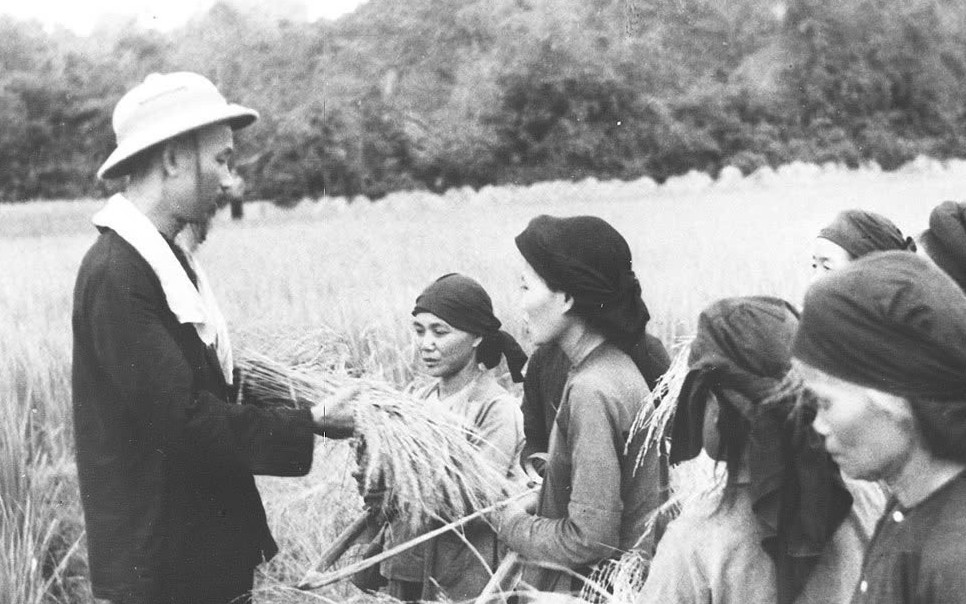 vung buoc tien vao ky nguyen phat trien moi duoi anh sang tu tuong ho chi minh