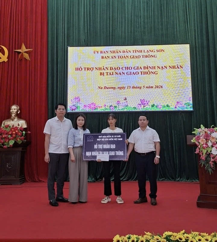Quỹ Bảo hiểm xe cơ giới trao hỗ trợ nhân đạo cho gia đình nạn nhân tai nạn giao thông tại Lạng Sơn Quỹ Bảo hiểm xe cơ giới trao hỗ trợ nhân đạo cho gia đình nạn nhân tai nạn giao thông tại Lạng Sơn