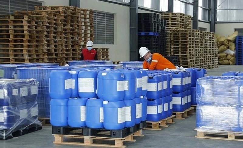 Hải quan làm rõ việc khai báo 100% thông tin hóa chất khi nhập khẩu Hải quan làm rõ việc khai báo 100% thông tin hóa chất khi nhập khẩu
