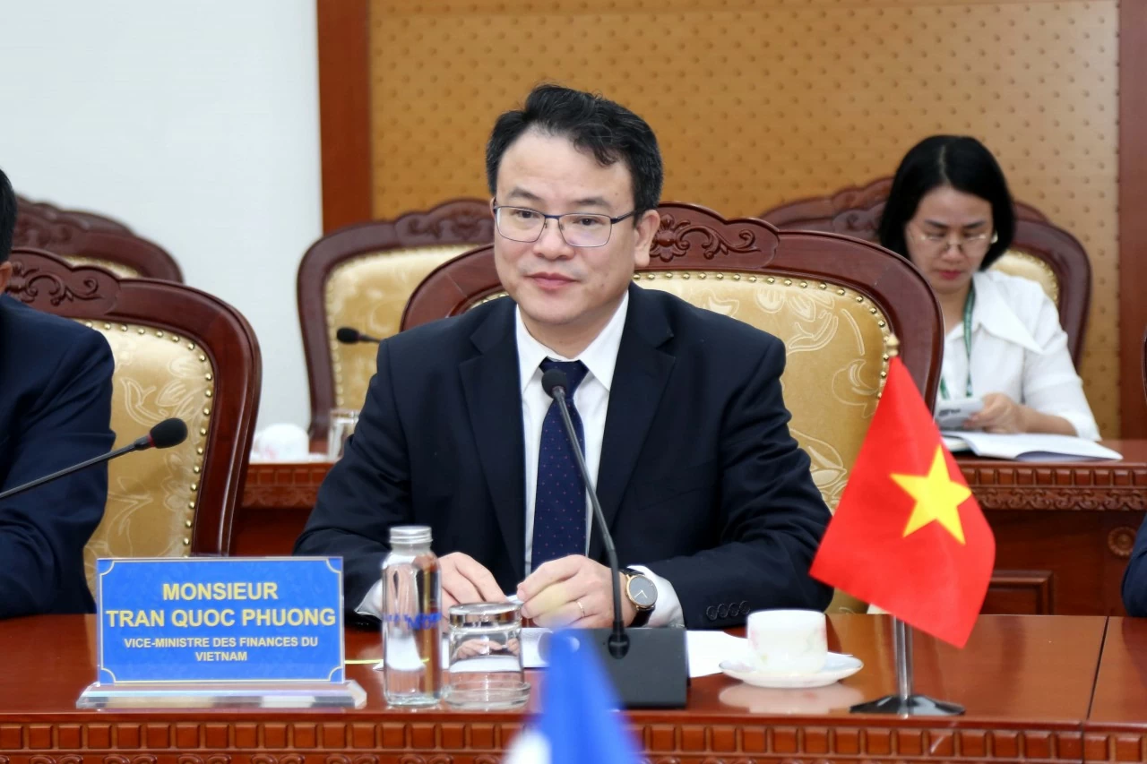 Thứ trưởng Trần Quốc Phương tiếp Đại sứ Pháp tại Việt Nam Olivier Brochet Thứ trưởng Trần Quốc Phương tiếp Đại sứ Pháp tại Việt Nam Olivier Brochet