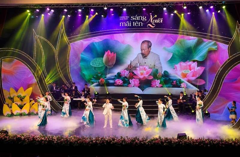 Chương trình nghệ thuật “Sáng mãi tên Người”: Lan tỏa tư tưởng, đạo đức, phong cách Hồ Chí Minh