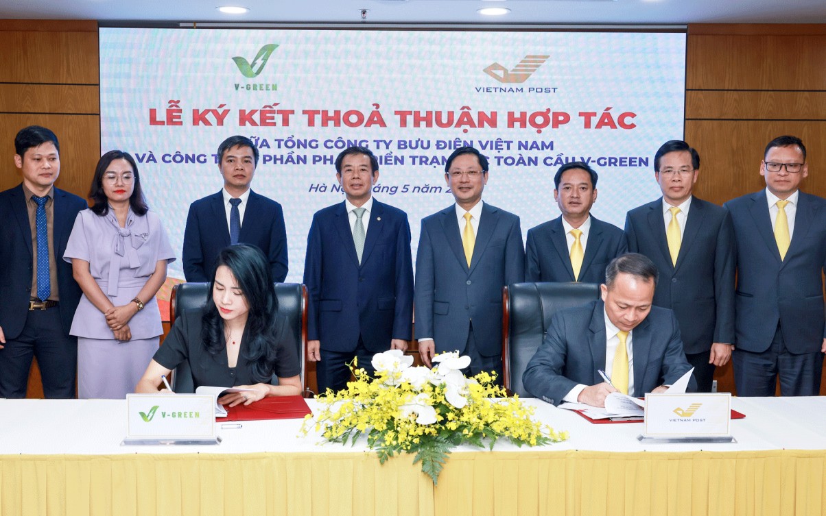 V-Green hợp tác Vietnam Post triển khai hơn 16.000 tủ đổi pin và 2.000 trụ sạc xe điện trên toàn quốc