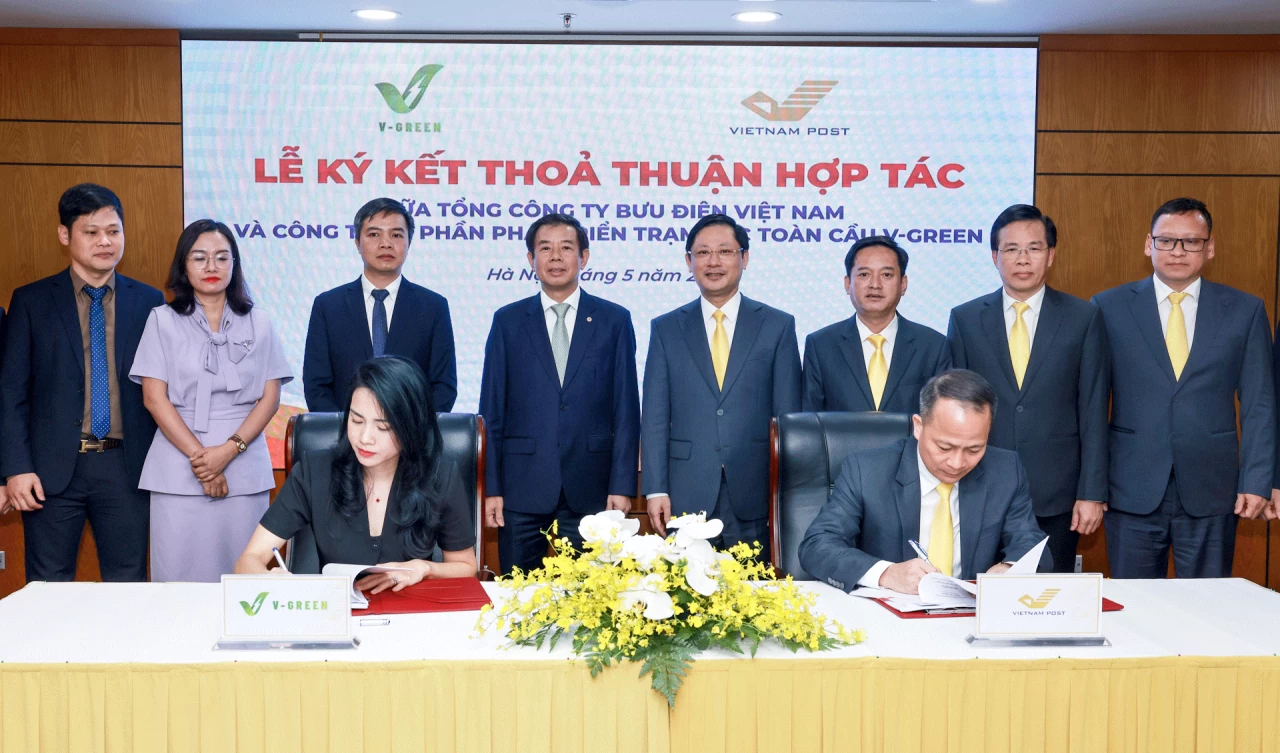V-Green hợp tác Vietnam Post triển khai hơn 16.000 tủ đổi pin và 2.000 trụ sạc xe điện trên toàn quốc